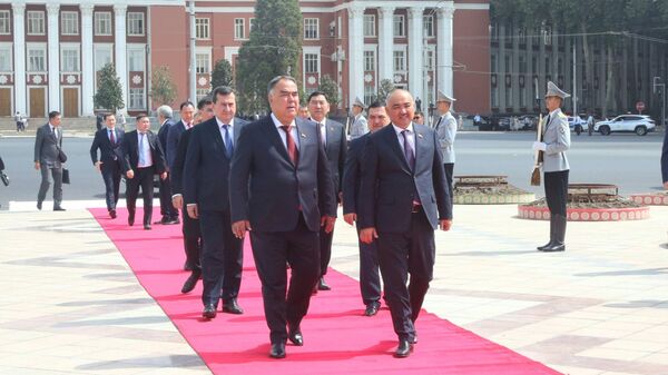 Официальный визит председателя Жогорку Кенеша Киргизской Республики в Таджикистан  - Sputnik Тоҷикистон