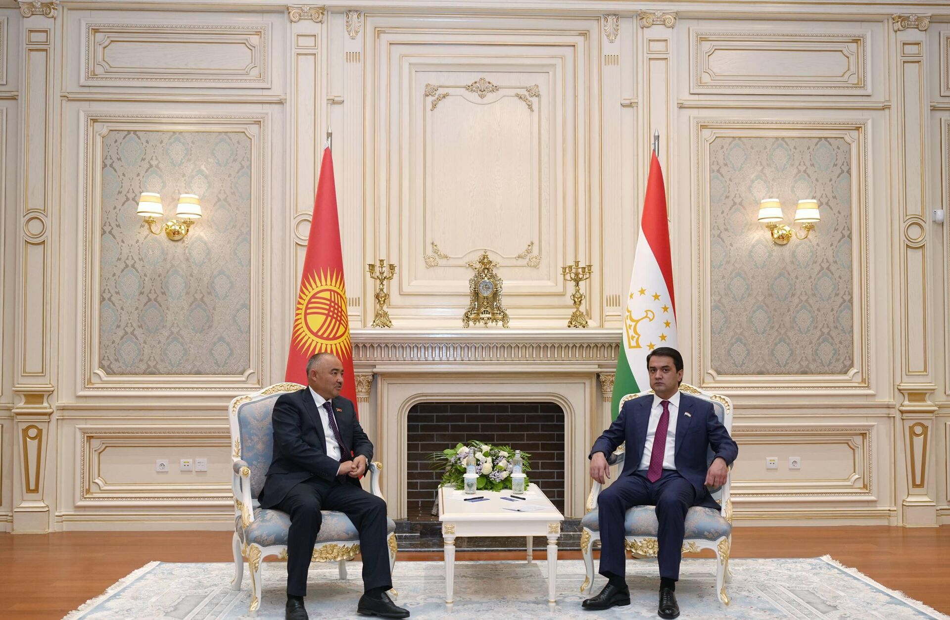 Официальный визит председателя Жогорку Кенеша Киргизской Республики в Таджикистан - Sputnik Тоҷикистон, 1920, 15.09.2025