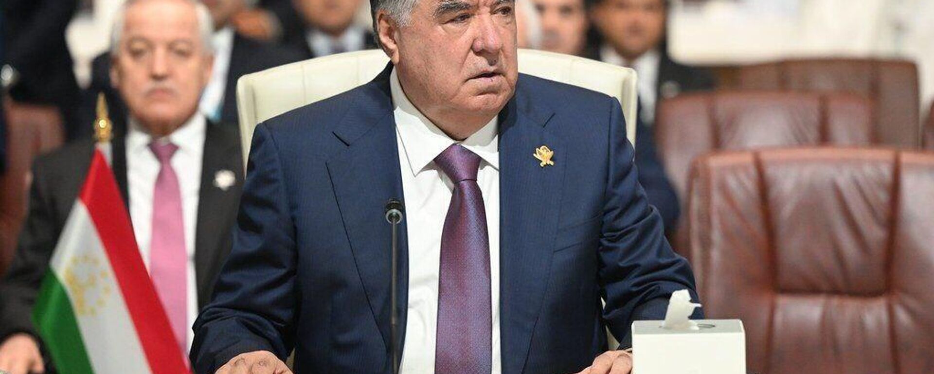 Эмомалӣ Раҳмон ба таҳкими ваҳдати уммати мусулмонӣ даъват кард: Президенти Тоҷикистон дар нишасти изтирории сарони кишварҳои араб ва кишварҳои СҲИ суханронӣ кард - Sputnik Тоҷикистон, 1920, 15.09.2025