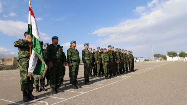Встреча таджикских военных в Кыргызстане для участия в учениях Рубеж-2025  - Sputnik Таджикистан
