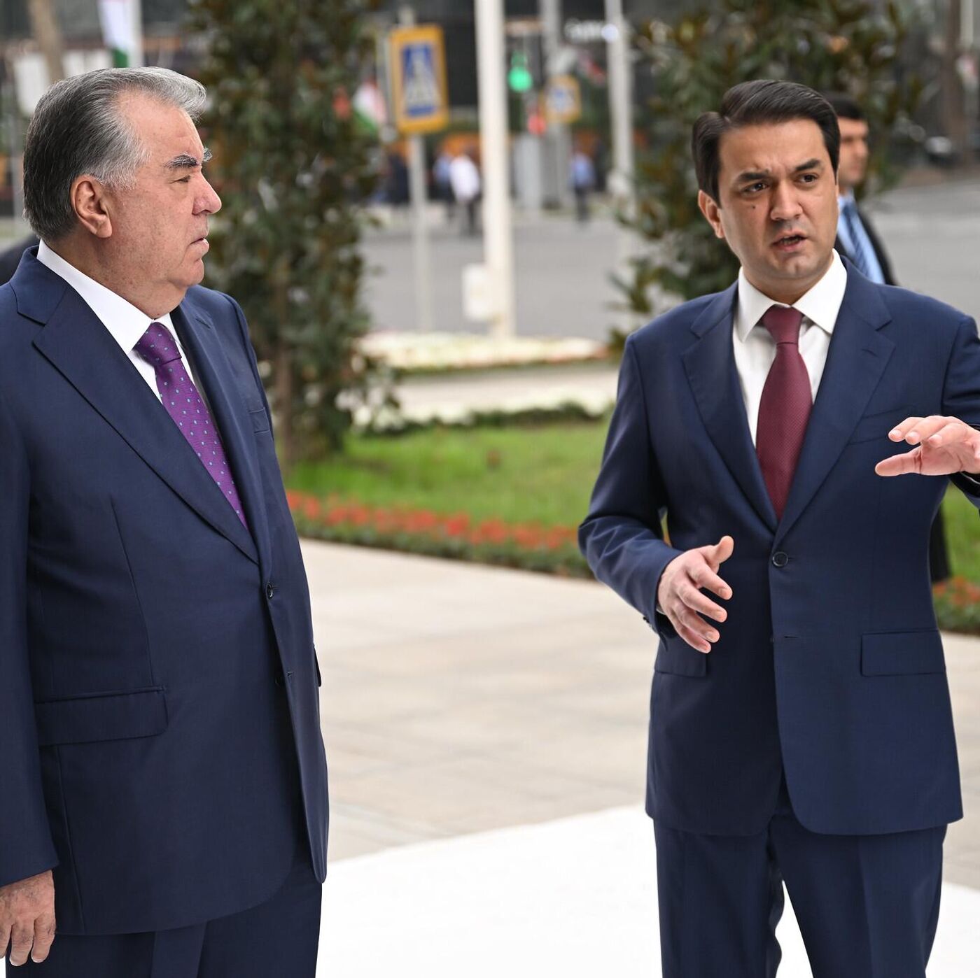 Rus politsiyachi bilan jinsiy aloqa