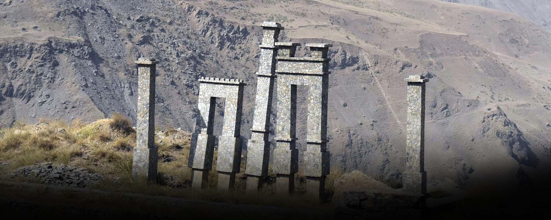 Как сохранились руины древнего города в горах Таджикистана? - Sputnik Таджикистан, 1920, 17.09.2025