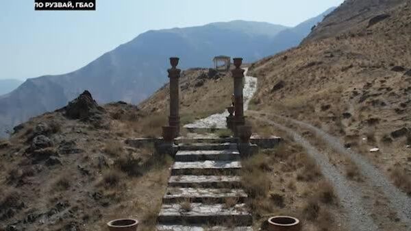 Храмы огня и воды, ветряная мельница и дворец: недалеко от села Рузвай в ГБАО можно воочию увидеть руины древнего поселения - Sputnik Таджикистан