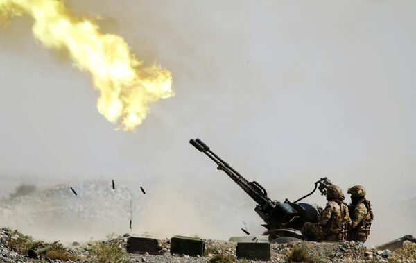 Военнослужащие во время активной фазы командно-штабных учений &quot;Рубеж-2025&quot; с Коллективными силами быстрого развертывания Центральноазиатского региона (КСБР ЦАР) &quot;Рубеж-2025&quot;. - Sputnik Таджикистан