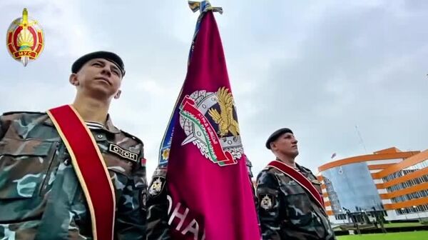 Дастаи таъиноти махсуси Вазорати корҳои дохилии шаҳри Душанбе ба номи Шоҳин дар Беларус маҳорати ҷангиро намоиш дод - Sputnik Тоҷикистон