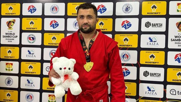 Варзишгарони тоҷик дар Ҷоми ҷаҳонии самбо дар Душанбе панҷ медали дигар ба даст оварданд - Sputnik Тоҷикистон