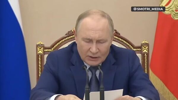 Путин изҳор дошт, ки Русия омода аст, ки созишнома дар бораи маҳдудият ва коҳиши силоҳи стратегиро дар тӯли як сол пас аз 5 феврали соли 2026 риоя кунад - Sputnik Тоҷикистон