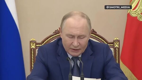Путин пешниҳод кард, ки Иёлоти Муттаҳида ба таври худкор паймони коҳиши таслиҳоти ҳастаӣ дуҷониба миёни ИМА ва Русияро барои як соли дигар тамдид кунад - Sputnik Тоҷикистон