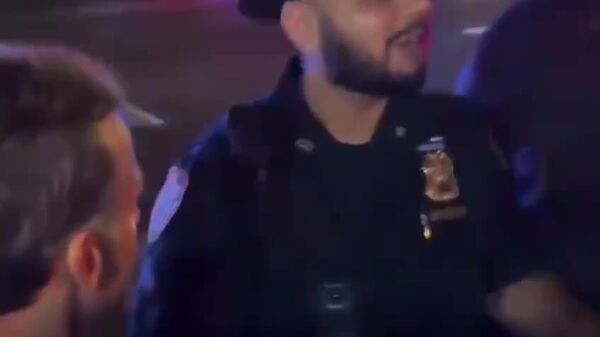 В США полиция остановила кортеж Эммануэля Макрона - Sputnik Таджикистан