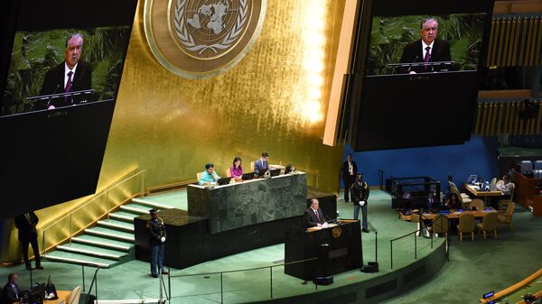 Президент Республики Таджикистан Эмомали Рахмон выступил с речью на 80-й сессии Генеральной Ассамблеи ООН - Sputnik Тоҷикистон