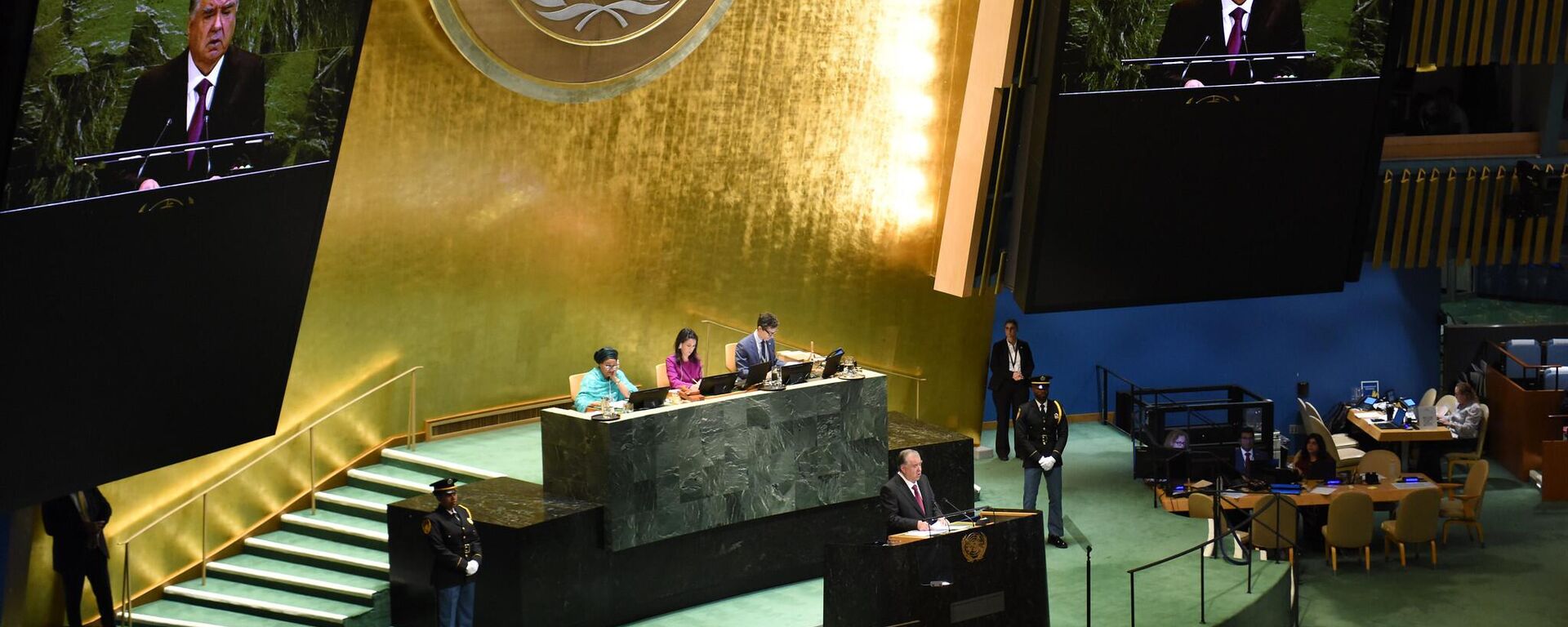 Президент Республики Таджикистан Эмомали Рахмон выступил с речью на 80-й сессии Генеральной Ассамблеи ООН  - Sputnik Таджикистан, 1920, 24.09.2025