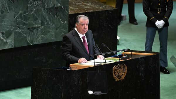 Президент Республики Таджикистан Эмомали Рахмон выступил с речью на 80-й сессии Генеральной Ассамблеи ООН - Sputnik Таджикистан