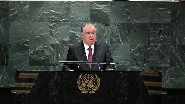Президент Республики Таджикистан Эмомали Рахмон выступил с речью на 80-й сессии Генеральной Ассамблеи ООН  - Sputnik Тоҷикистон