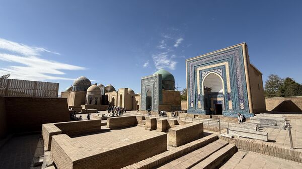 Комплекс Шахи-Зинда в Самарканде Комплекс Шахи-Зинда в Самарканде - Sputnik Таджикистан