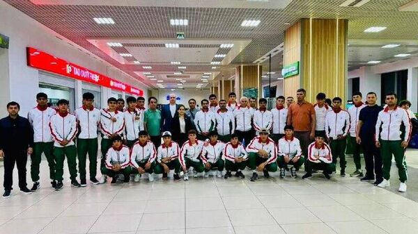 Делегация Таджикистана прибыла в Азербайджан для участия в Играх СНГ-2025 - Sputnik Таджикистан