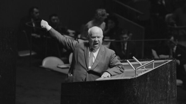 Председатель Совета Безопасности СССР Никита Хрущёв выступает на Генеральной Ассамблее ООН - Sputnik Таджикистан