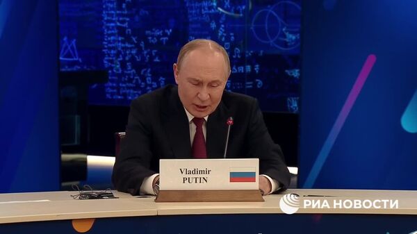 Бархӯрд ба энергетикаи ҳастаӣ чун аз нигоҳи экологӣ тоза ташаккул ёфтааст, - Путин - Sputnik Тоҷикистон