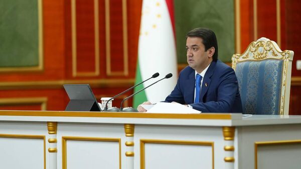 Третья сессия Собрания народных депутатов города Душанбе. - Sputnik Тоҷикистон