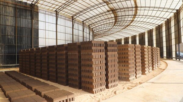 Кирпичный завод общества с ограниченной ответственностью Талант в городе Вахдат. - Sputnik Тоҷикистон