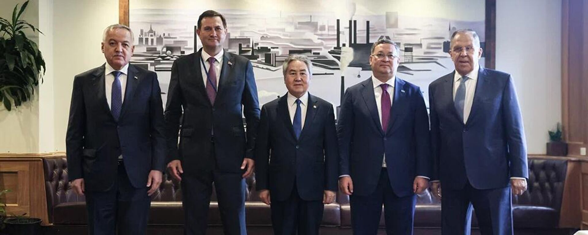 Встреча министров иностранных дел государств - членов ОДКБ.  - Sputnik Тоҷикистон, 1920, 26.09.2025