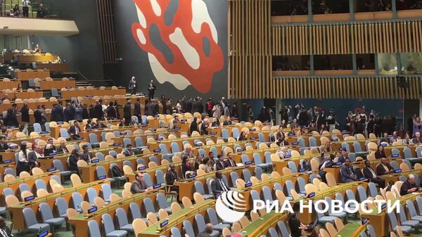 Нетаньяху освистали: международные делегации покинули зал ГА ООН перед началом речи премьера Израиля, сообщает @rian_ru - Sputnik Таджикистан