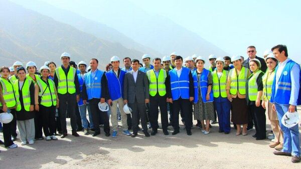 Члены НДПТ посетили Рогун: делегаты ознакомились с ходом строительства ГЭС, в том числе на плотине и энергоблоках - Sputnik Таджикистан