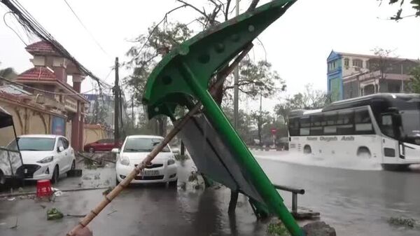 Дар пайи тӯфони Буалой дар Ветнам 8 нафар кушта, 17 нафар бедарак шудаанд - Sputnik Тоҷикистон