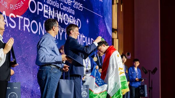 Студенты из Таджикистана завоевали бронзовую медаль на Международной астрономической олимпиаде (OWAO-2025), сообщает Минобрнауки РТ - Sputnik Таджикистан