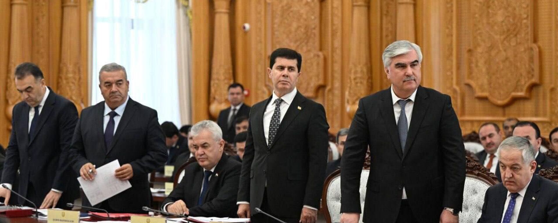 Раҳмон дар ҷаласаи ҳукумат барои истифодаи сариштакоронаи нерӯи барқ дастур дод - Sputnik Тоҷикистон, 1920, 29.09.2025