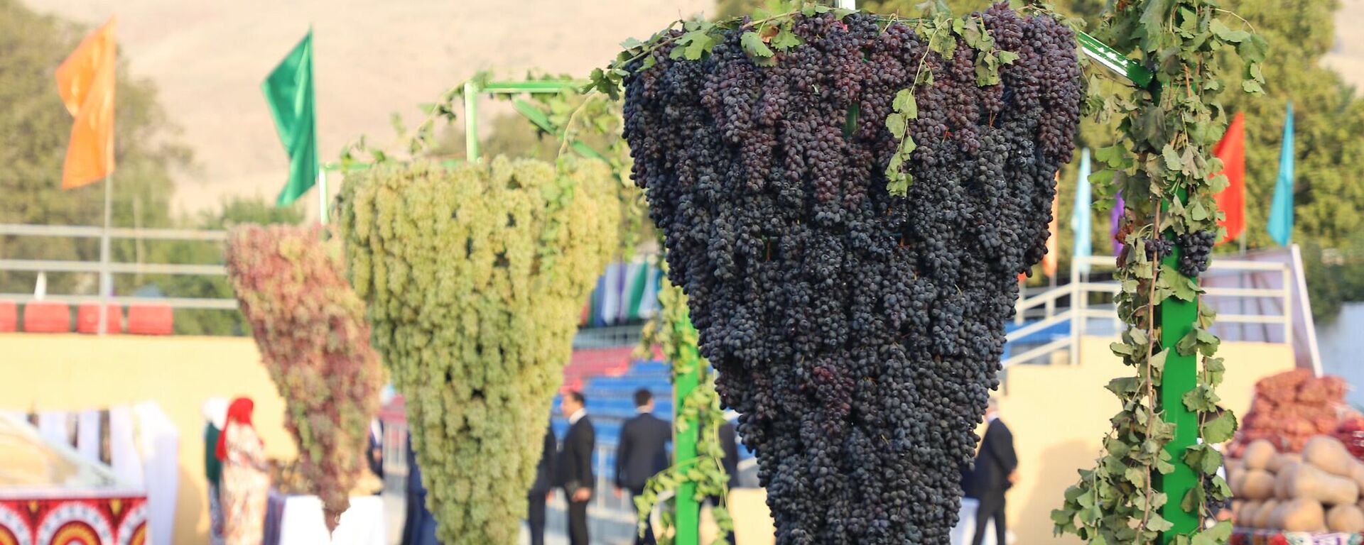 Выставка сельскохозяйственной продукции в  Файзабадском районе. - Sputnik Таджикистан, 1920, 25.11.2025