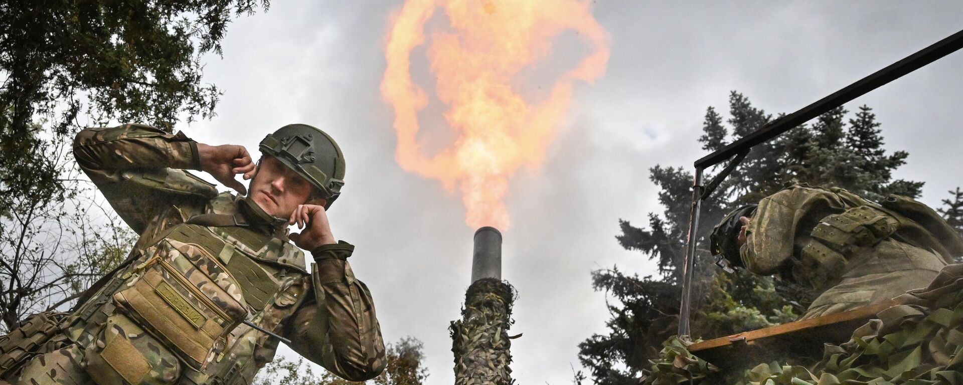 Боевая работа расчета миномета 2С4 Тюльпан на Красноармейском направлении СВО - Sputnik Таджикистан, 1920, 13.10.2025