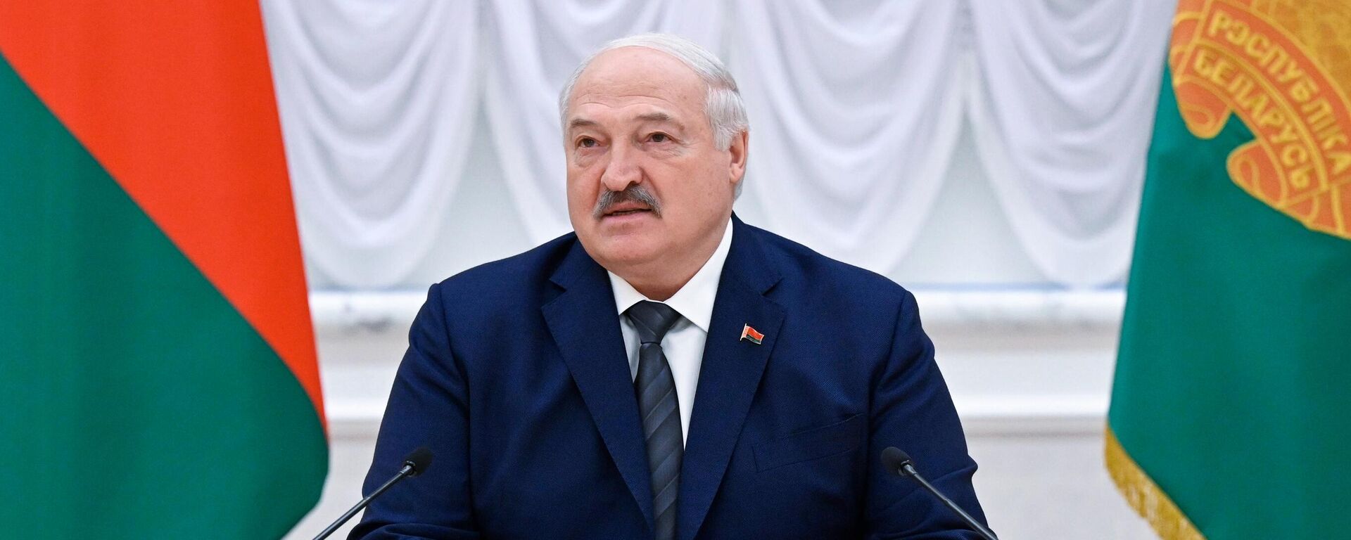 Президент Белоруссии Александр Лукашенко на встрече с главами делегаций - участниками заседания Евразийского межправительственного совета в Минске.  - Sputnik Тоҷикистон, 1920, 30.09.2025