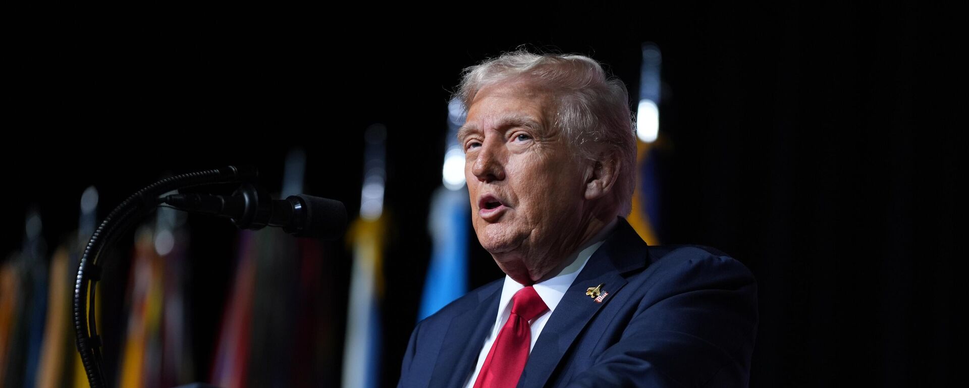 Президент США Дональд Трамп. - Sputnik Тоҷикистон, 1920, 30.09.2025