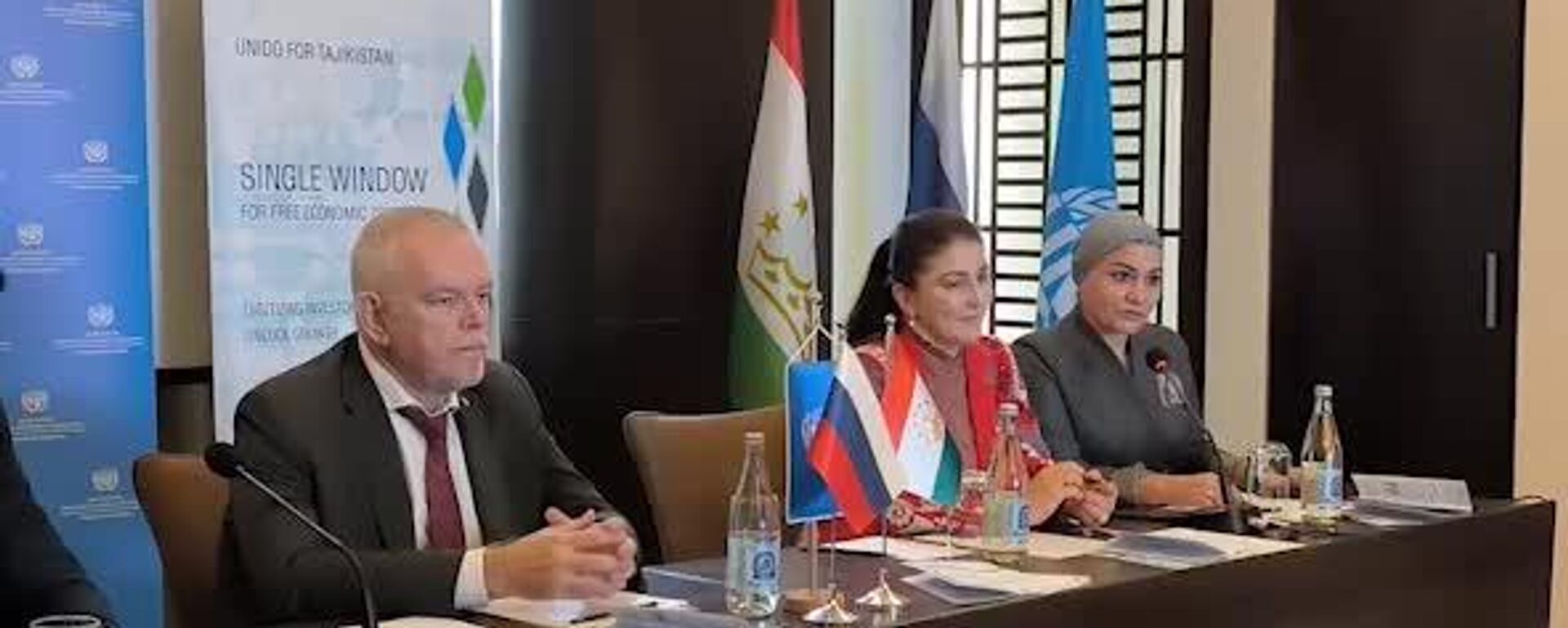 Проект нацплатформы Единое окно для свободных экономических зон представили в Душанбе - Sputnik Таджикистан, 1920, 30.09.2025