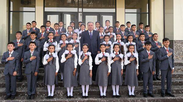 Президентская школа в районе Темурмалик. - Sputnik Тоҷикистон