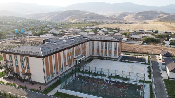 Президентская школа в районе Темурмалик. Президентская школа в районе Темурмалик. - Sputnik Таджикистан