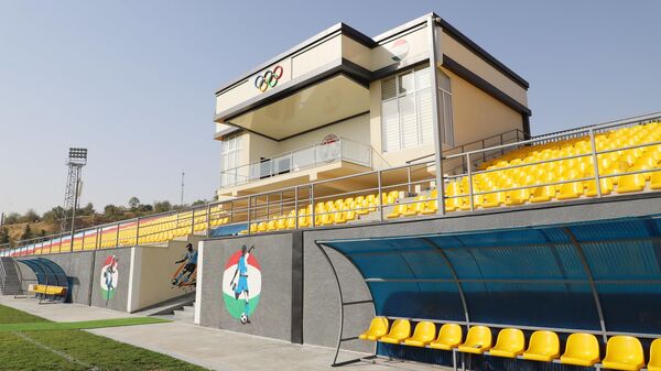 Центральный стадион в селе Кангурт Темурмаликского района.  - Sputnik Таджикистан