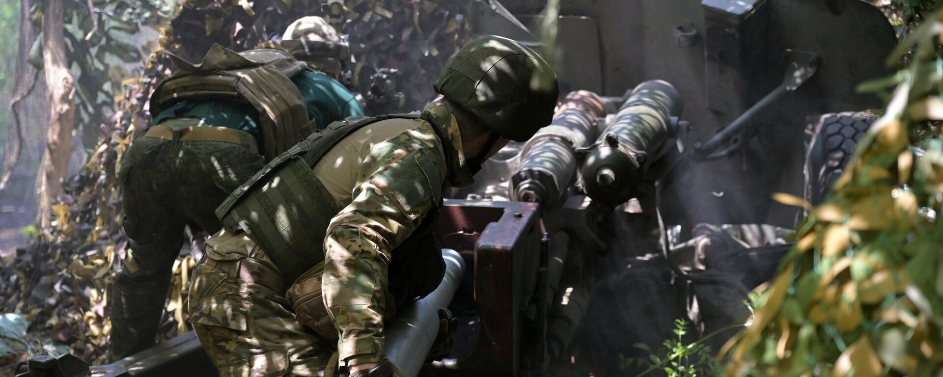 Боевая работа Первой гвардейской танковой армии на Купянском направлении  - Sputnik Таджикистан, 1920, 03.10.2025