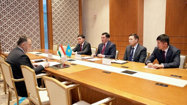 Қазоқистон омодагии худро барои имзои Созишномаи байниҳукуматӣ оид ба интиқоли неруи барқ аз Неругоҳи барқи обии «Роғун» иброз дошт - Sputnik Тоҷикистон