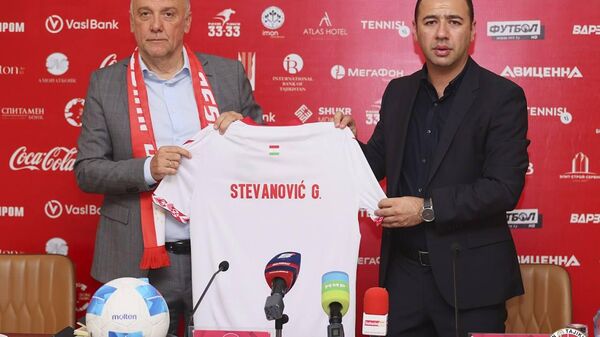 В ФФТ объяснили, почему новым главным тренером сборной Таджикистана был выбран сербский специалист Горан Стеванович - Sputnik Таджикистан