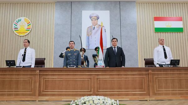 В Душанбе отметили День госязыка и сотрудников оперативных подразделений - Sputnik Таджикистан