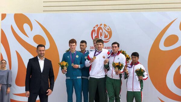 Қаиқронҳои тоҷик, Муҳаммадӣ Раҷабов медали нуқра ва Ислом Носиров бо Далер Носиров медали биринҷӣ дар Бозиҳои ИДМ-2025-ро соҳиб шуданд - Sputnik Тоҷикистон