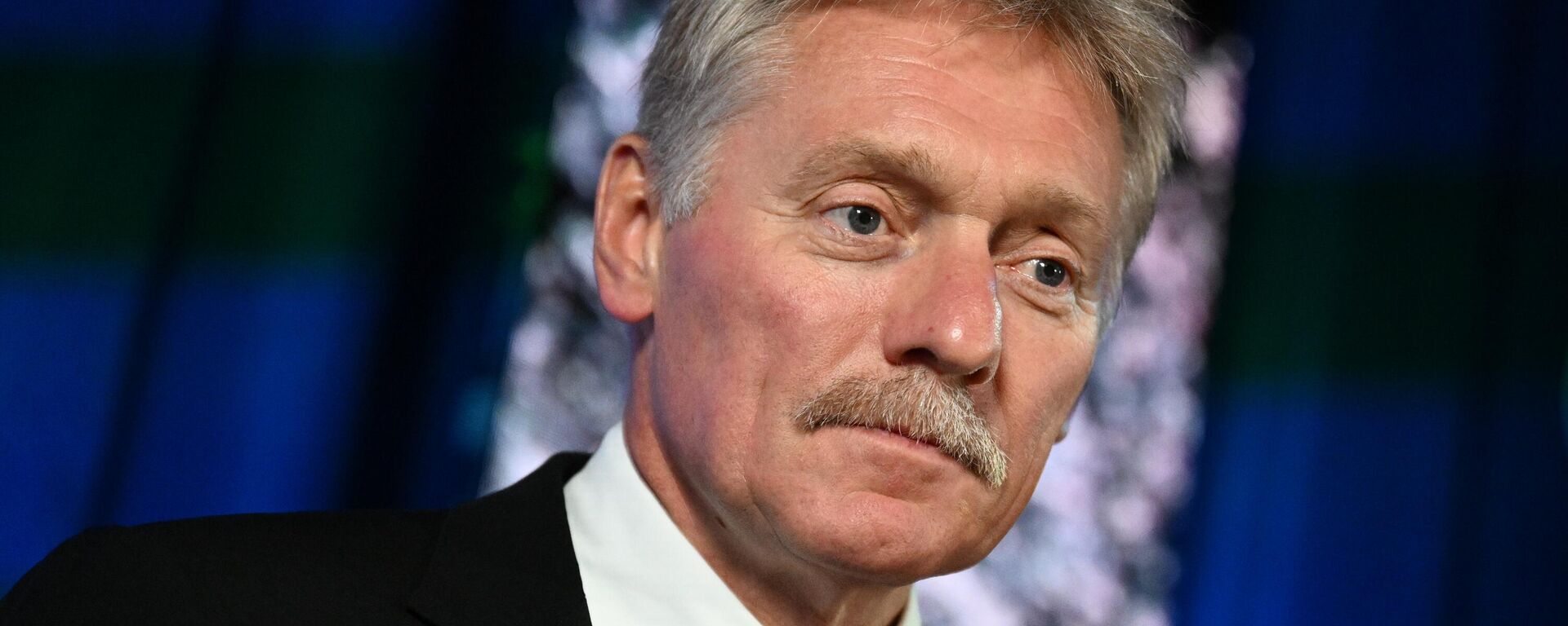 Дмитрий Песков, пресс-секретарь президента РФ   - Sputnik Тоҷикистон, 1920, 07.10.2025