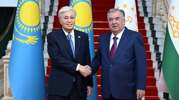 Встреча Эмомали Рахмона с Президентом Республики Казахстан Касым-Жомартом Токаевым - Sputnik Тоҷикистон