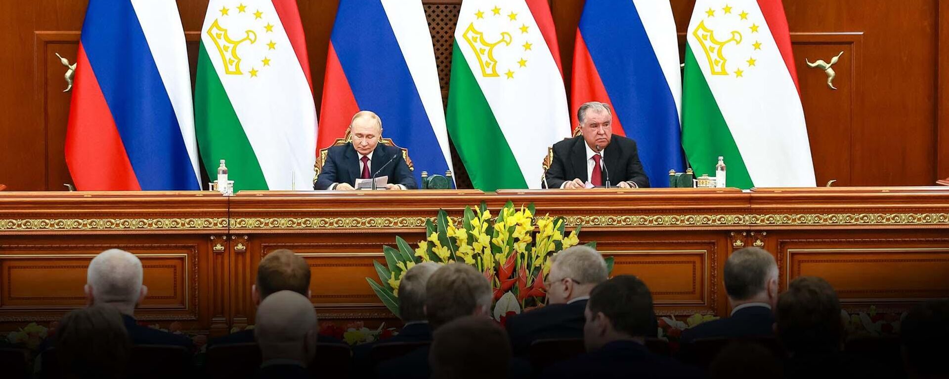 Выступление Путина по итогам двусторонних переговоров с Рахмоном - Sputnik Тоҷикистон, 1920, 10.10.2025