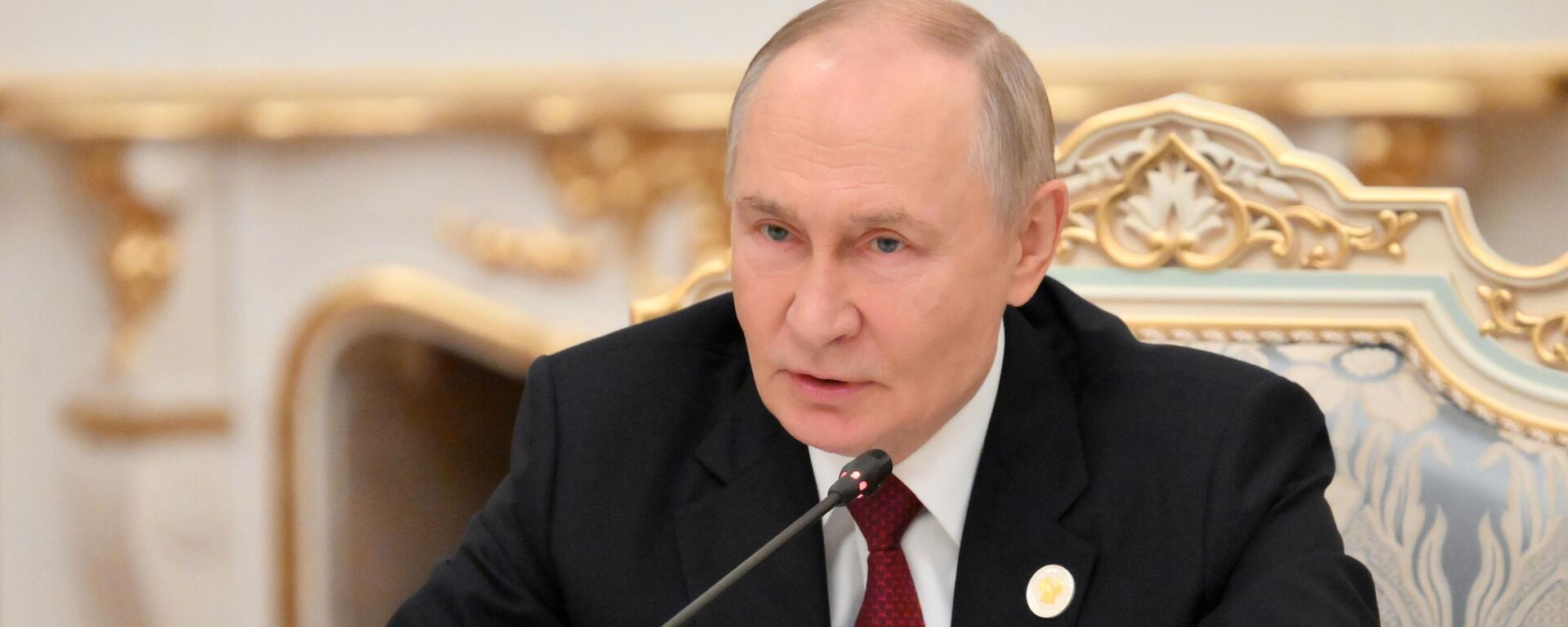 Президент РФ Владимир Путин на заседании совета глав государств СНГ в узком составе в Душанбе. - Sputnik Тоҷикистон, 1920, 10.10.2025