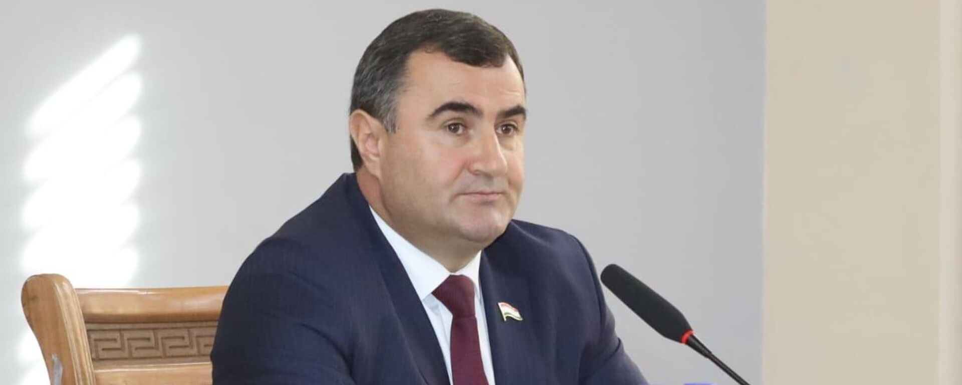 Алишер Мирзонабот, глава ГБАО Алишер Мирзонабот, глава ГБАО - Sputnik Таджикистан, 1920, 26.10.2025