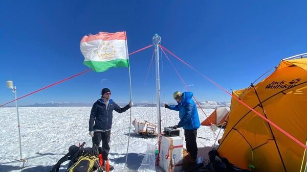 Дар Вилояти Мухтори Кӯҳистони Бадахшон экспедитсияи байналмилалии пажӯҳишгоҳи илмӣ баргузор шуд, гузориш медиҳад Академияи илмҳои Тоҷикистон - Sputnik Тоҷикистон