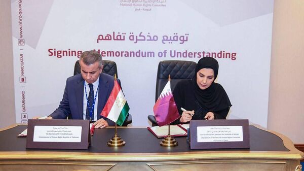 Уполномоченный по правам человека в Таджикистане встретился с председателем Нацкомитета по правам человека Катара в Дохе - Sputnik Таджикистан