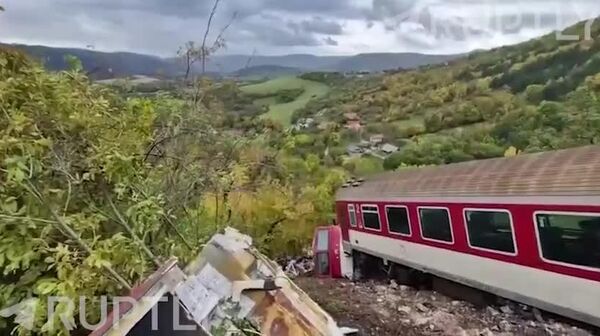 В Словакии столкнулись два скоростных поезда, пострадали около 80 человек - Sputnik Таджикистан